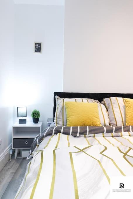 Den Accommodation & Short Lets Greenwich London - 3 Bed House Екстер'єр фото