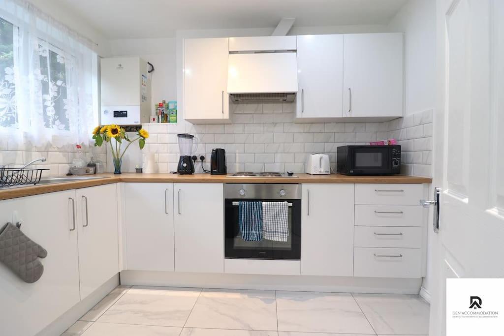 Den Accommodation & Short Lets Greenwich London - 3 Bed House Екстер'єр фото